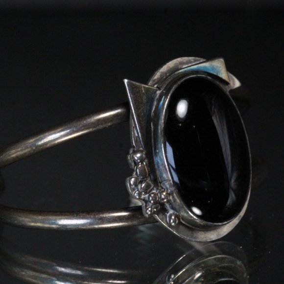 STERLING SILVER ONYX CABOCHON SOUTHWESTERN CUFF BRACELET - Picture 2 of 6